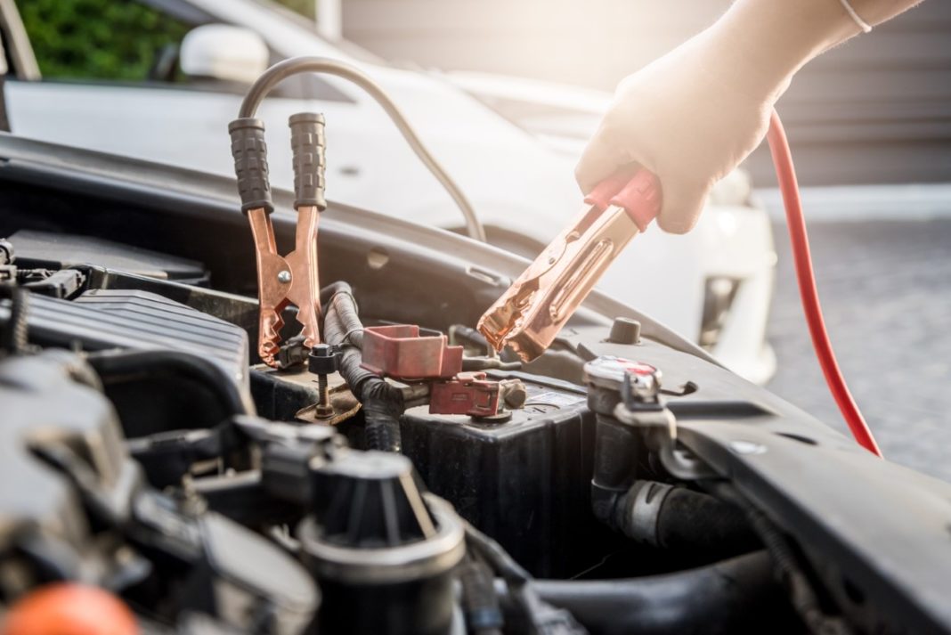 recharger une batterie de voiture sans chargeur