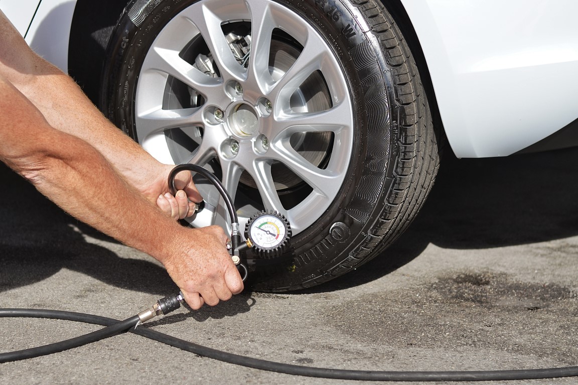Prendre régulièrement soin des pneus neufs en vue de limiter l'usure