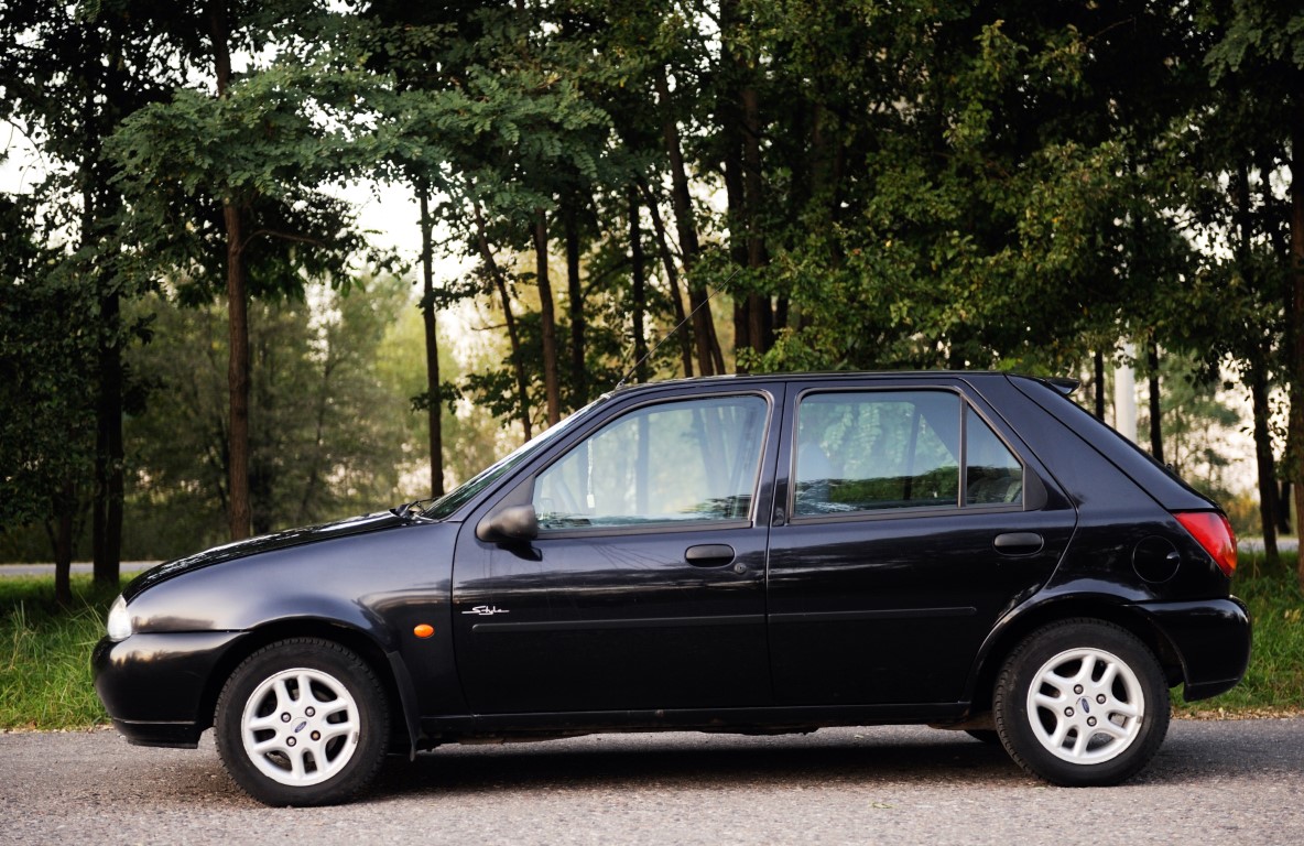 Une voiture âgée de plus de 10 ans