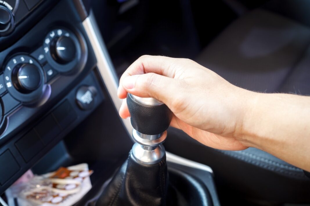 Boite de vitesse qui craque, les causes possibles