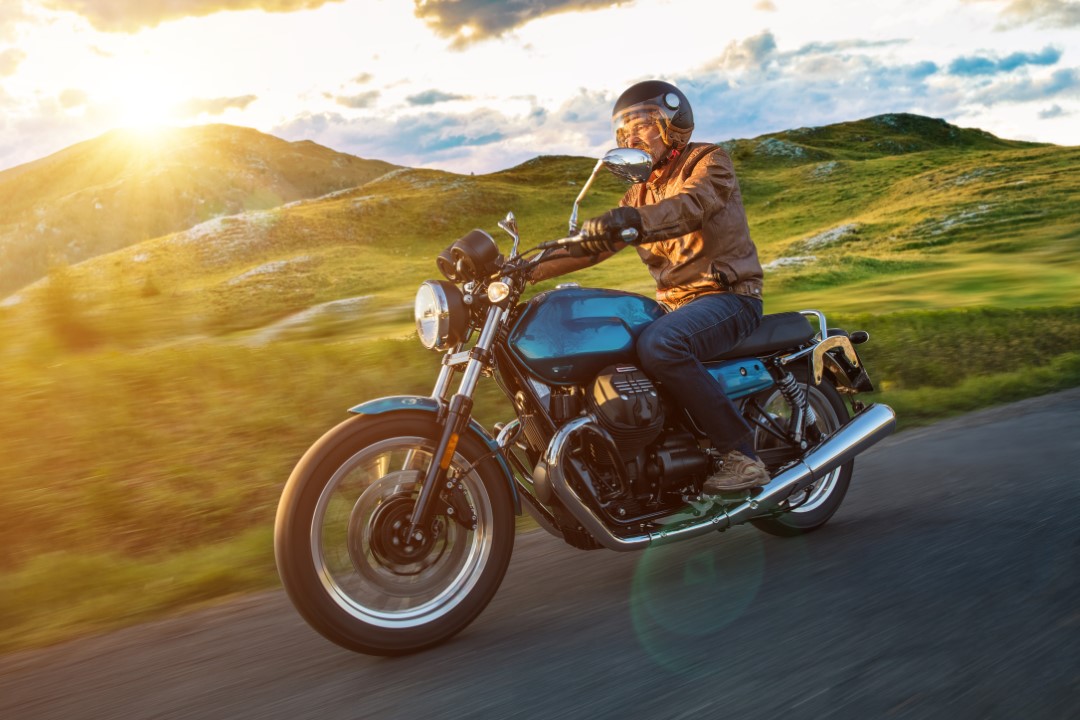Les motos ont-elles vraiment plus d'accidents que les voitures ?